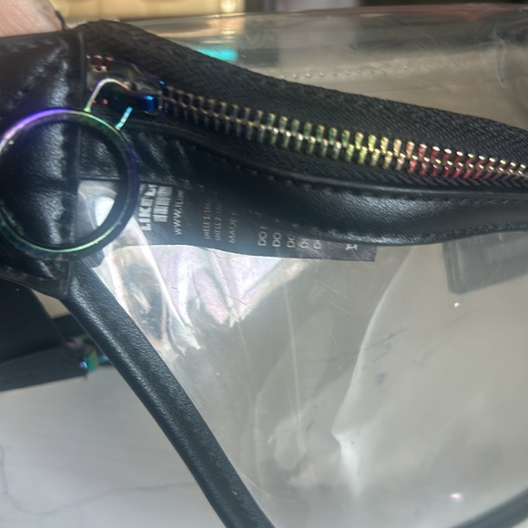 clear waist purse. colorful zipper. Take a peek on pic for references - Picture 3 of 5